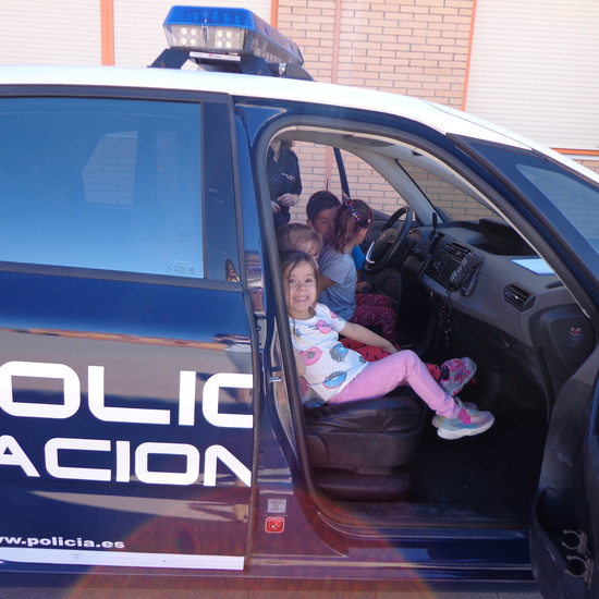 VISITA POLICÍA 6