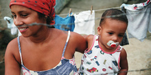 Tendiendo la ropa en Favela Juramento, Rio de Janeiro, Brasil