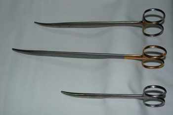 Tijera de disección Mayo curva