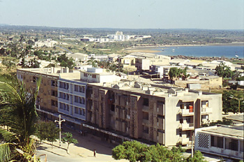 Ciudad baja y polígono industrial al fondo, Nacala, Mozambique