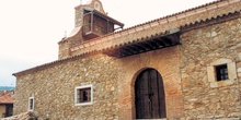 Vista lateral de iglesia en Horcajuelo