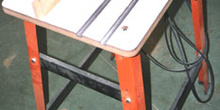 Mesa auxiliar para fijar la fresadora