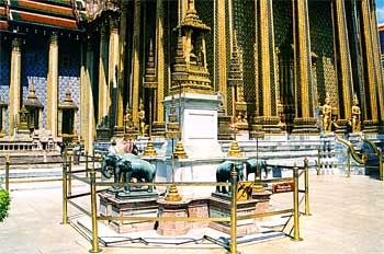 Altar de elefantes, Bangkok, Tailandia