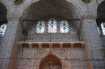 Interior del Mihrimah Camii en Uskudar, Estambul, Turquía