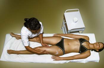 Vendas frías: extensión de crema reafirmante mediante masaje