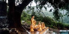 Subida del Monte Popa, Bagan, Myanmar