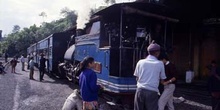 El Tren de Juguete en una parada, Darjeeling, India
