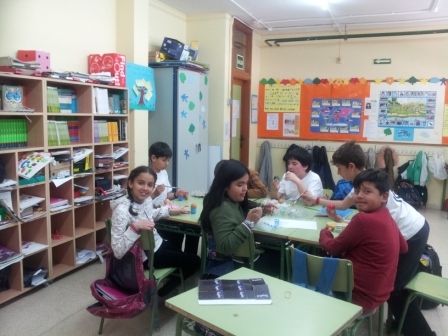 2017_04_04_Quinto make easter eggs 16