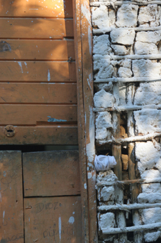 Pared de una chabola de Quilombo, Sao Paulo, Brasil