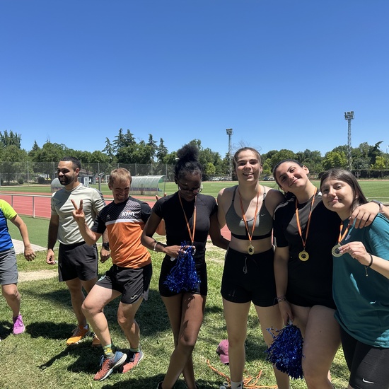 Campeonas relevo 4x100 fem.jpg