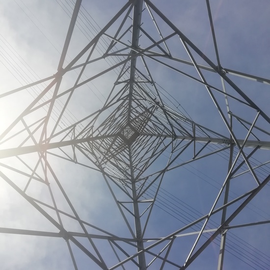 Paso en falso, despliegue de alas