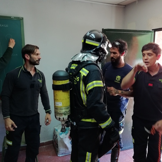 Visita de los bomberos a nuestro centro 7