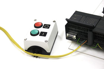 PLC con componentes conectados através de una red AS-i