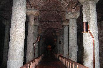 Cisternas de Yerebatan Sarayi, Estambul, Turquía