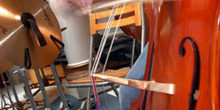 Tocar el violonchelo