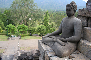 Buda meditando, Templo Borobudur, Jogyakarta, Indonesia
