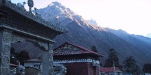 Puerta de entrada al monasterio de Tengboche