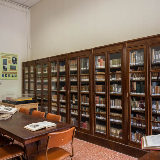 IES_ISABELLACATOLICA_EDIFICIO_026