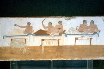 Escena de un banquete en Paestum, Italia