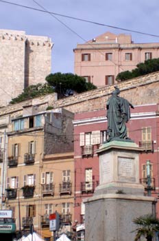 Piazza Yenne en Cagliari, Italia