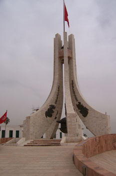 Monumento en Plaza del Gobierno, Túnez