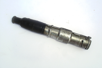 Conector de bujía apantallado y antiparasitado.