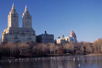 Vista de edificios aledaños al Central Park, Nueva York, Estados