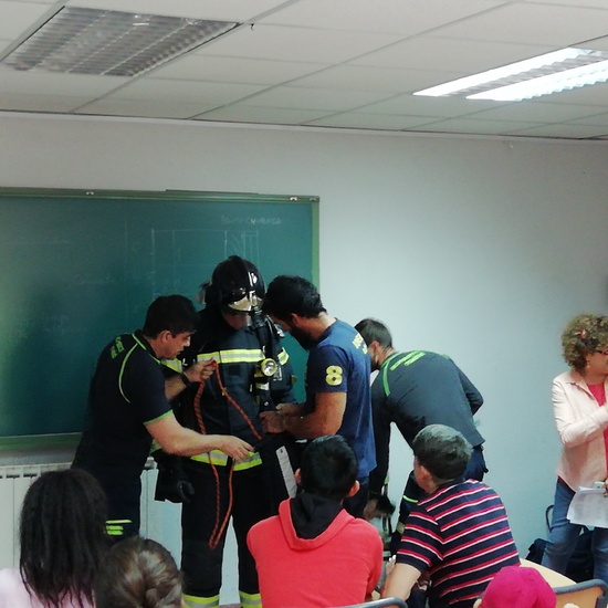 Visita de los bomberos a nuestro centro 1