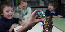 Tocando la guitarra