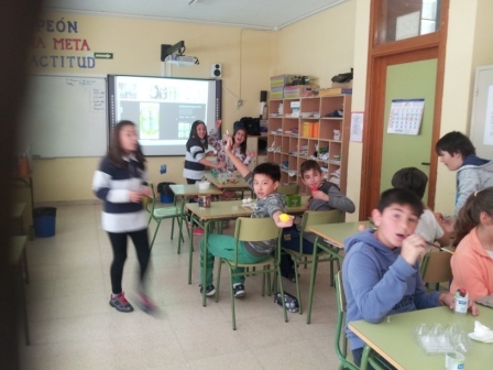 2017_04_04_Quinto make easter eggs 19