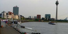 Skyline de la zona fluvial de Dusseldorf, Alemania