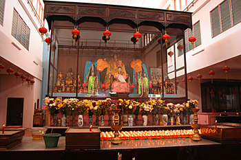 Interior de Templo chino, Medam, Sumatra, Indonesia