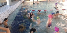  jugamos en la piscina 2
