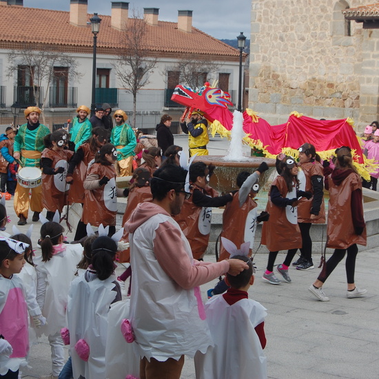 LOS PERROS DEL CALENDARIO CHINO CELEBRAN SU AÑO