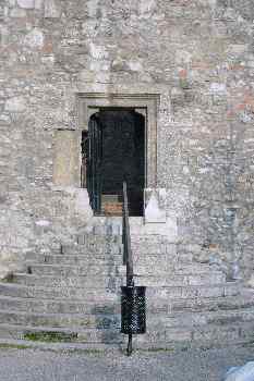 Escaleras de acceso a la Torre de Buzógany, Budapest, Hungría
