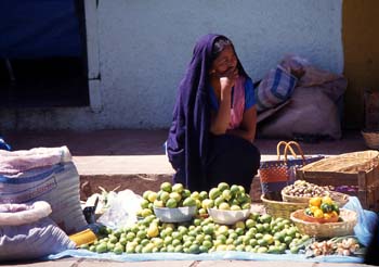 Vendedora de fruta en San Cristóbal de las Casas, México