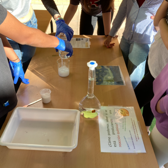 Stand donde se realiza la precipitación del cloruro de plata
