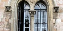 Ventana de estilo gótico