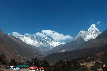 Everest con Nuptse, Lhotse y Ama Dablam, vistos desde Tengboche