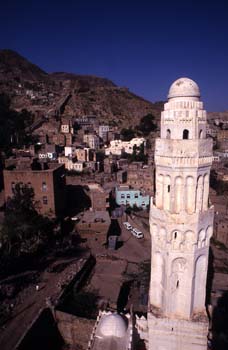 Minarete de la mezquita de Al-Ashrafiya en Taiz, Yemen