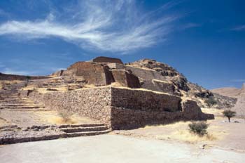 Plataformas habitacionales del conjunto Arqueológico de La Quema