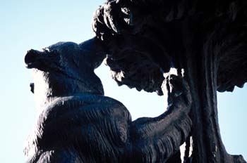 Estatua del oso y el madroño, Puerta del Sol, Madrid