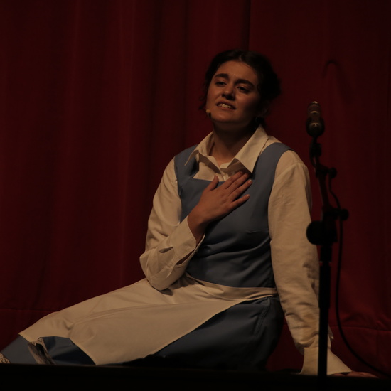 La Bella y la Bestia - Musical del Grupo de Teatro del IES Nicolás Copérnico 19