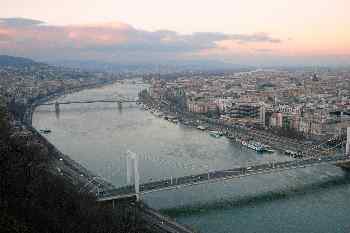 Puente Petofi y  Puente de la Libertad, Budapest, Hungría