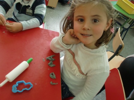 Las Abejas construyen las letras P y S 2