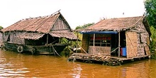 Casas flotantes en Tonlé Sap, Camboya