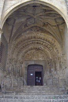 Templo de San Esteban. Portada con átrio gótico, Sos del Rey Cat
