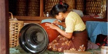 Taller de lacado en Myanmar