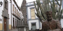 Calle y catedral de Arucas