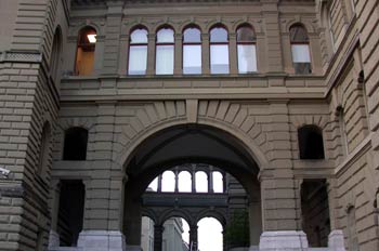 Fachada del  parlamento de Berna, Suiza